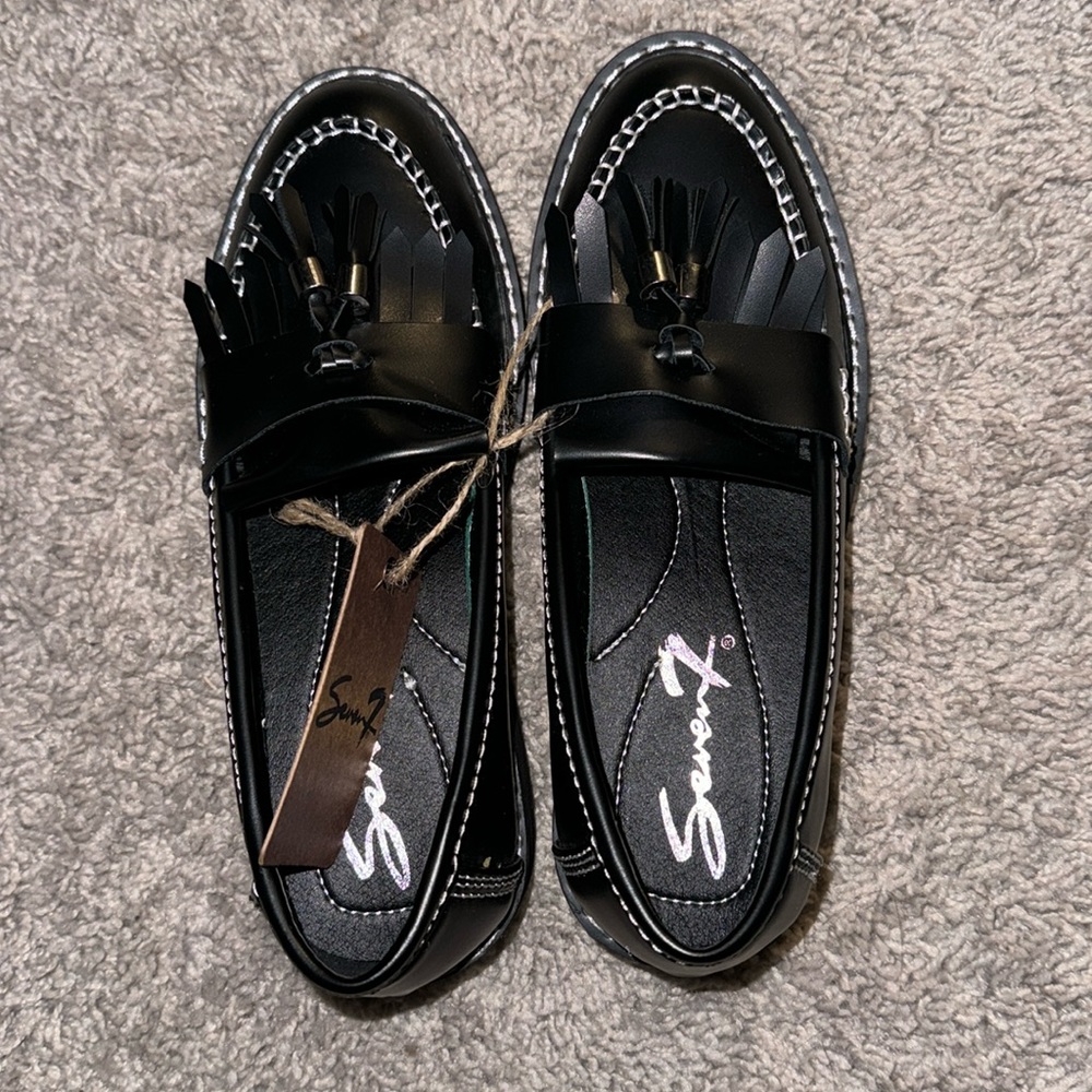 NWT size‎ 6 loafers seven